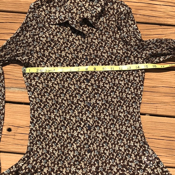 Button Front Floral Gypsy Fairy Puckered Top with Ruffled Hem Bell Sleeve Sz S - Picture 4 of 8